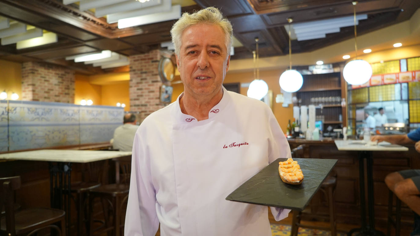 Vidal Oliveros, encargado de La Tasquita y su exquisita Tosta de Gambas y Ajitos