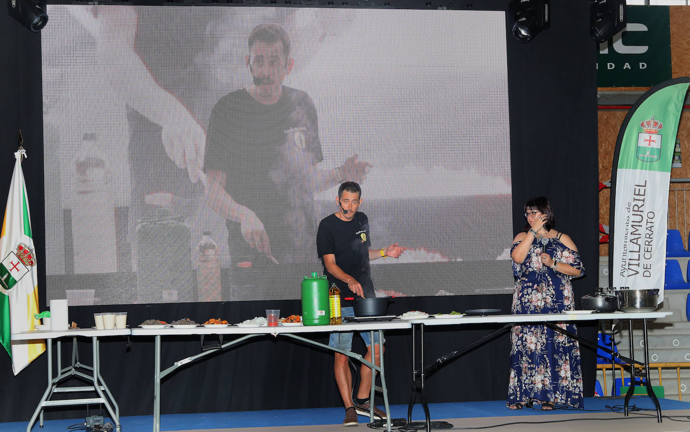 El cocinero y comunicador deleita a los espectadores preparando un arroz meloso del senyoret en directo