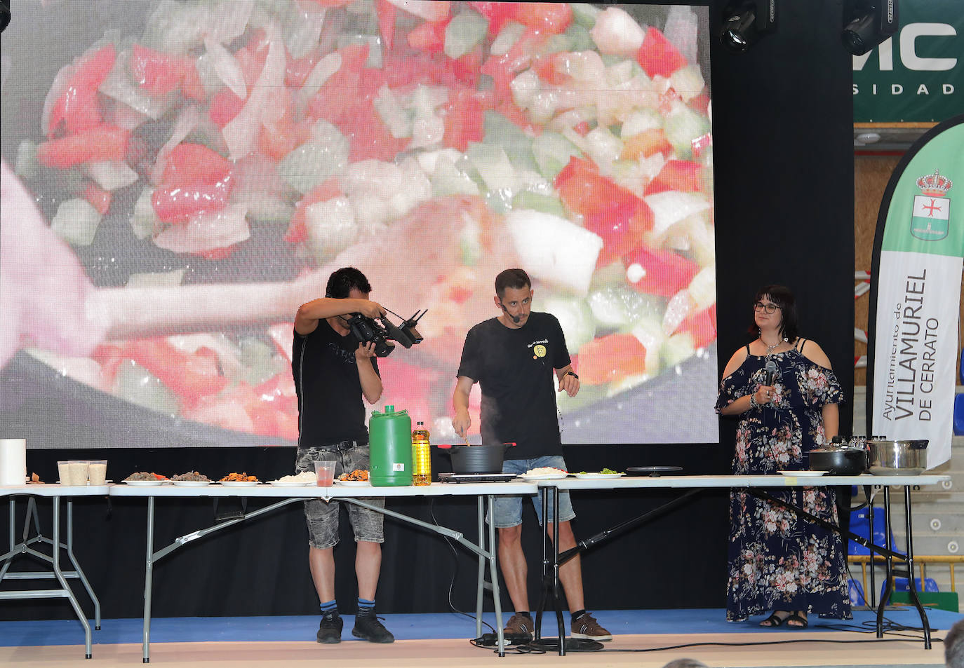 El cocinero y comunicador deleita a los espectadores preparando un arroz meloso del senyoret en directo