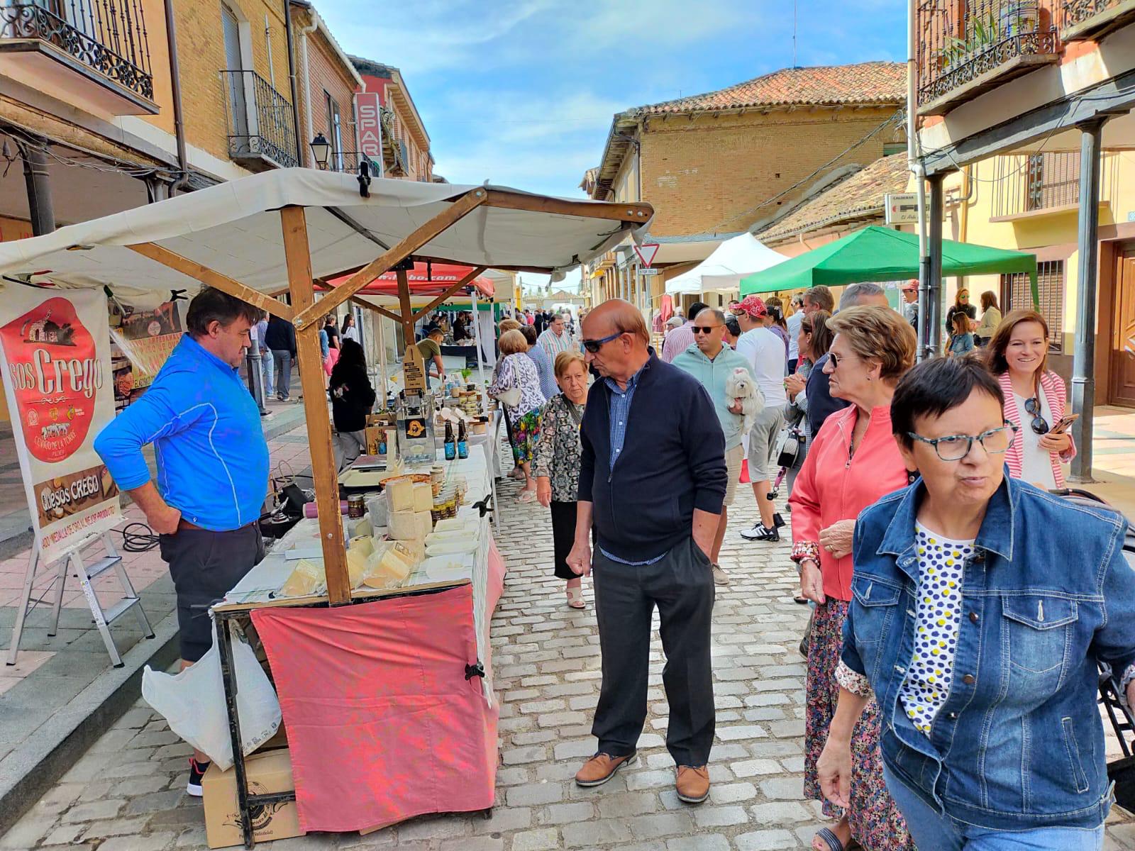 Fotos: XI edición del Mercado de Quesos de Villalón de Campos