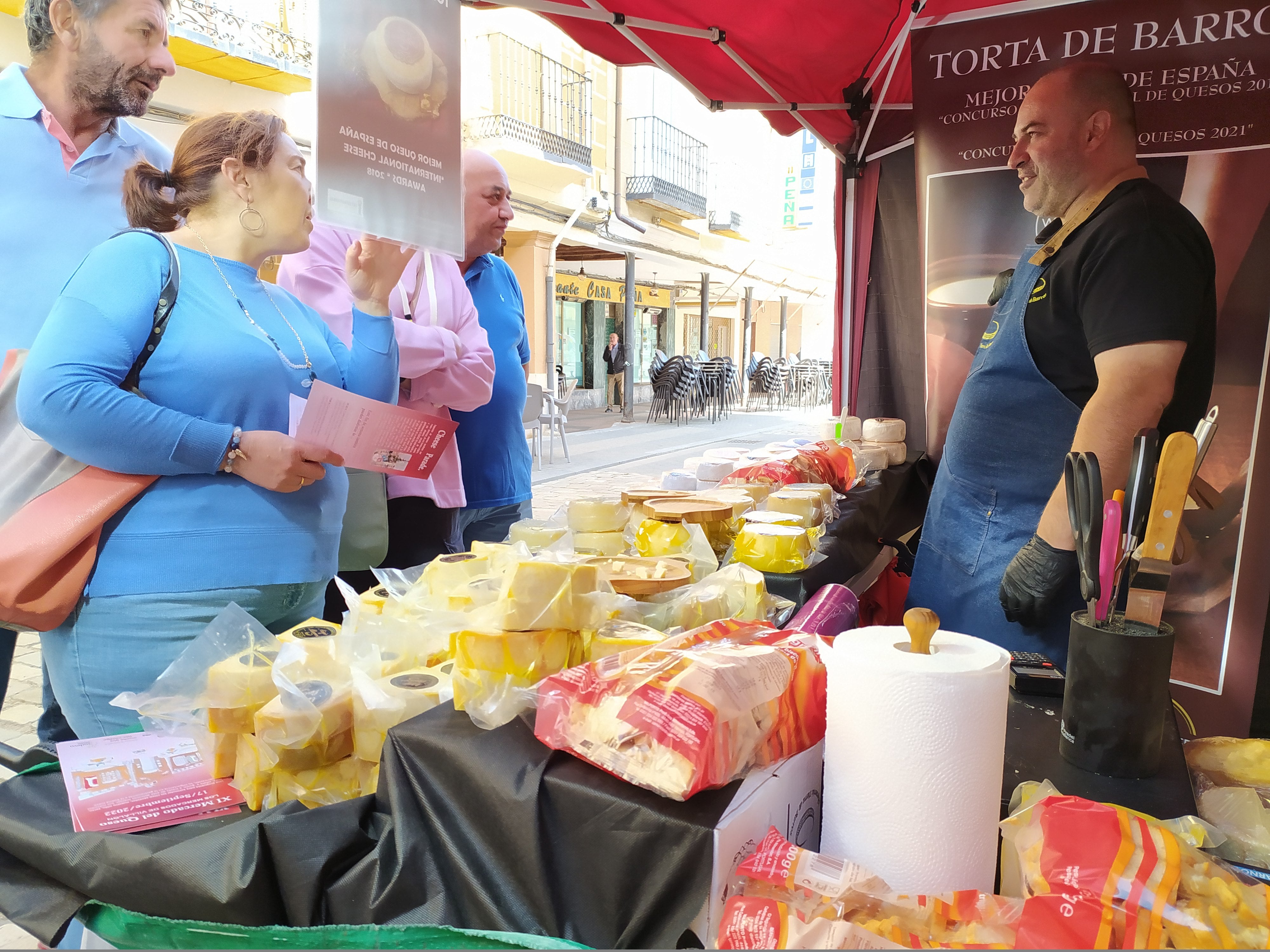 Fotos: XI edición del Mercado de Quesos de Villalón de Campos