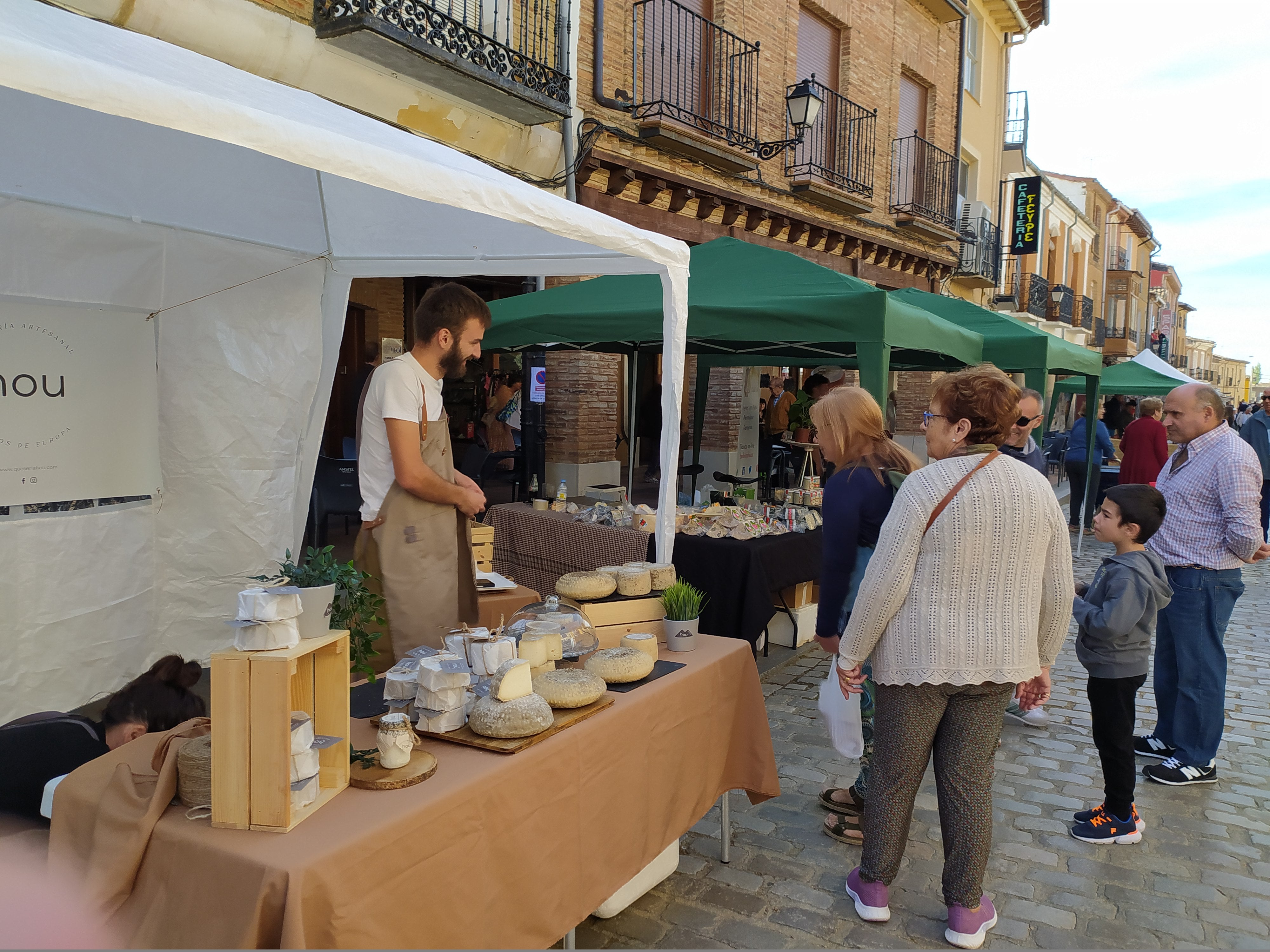 Fotos: XI edición del Mercado de Quesos de Villalón de Campos