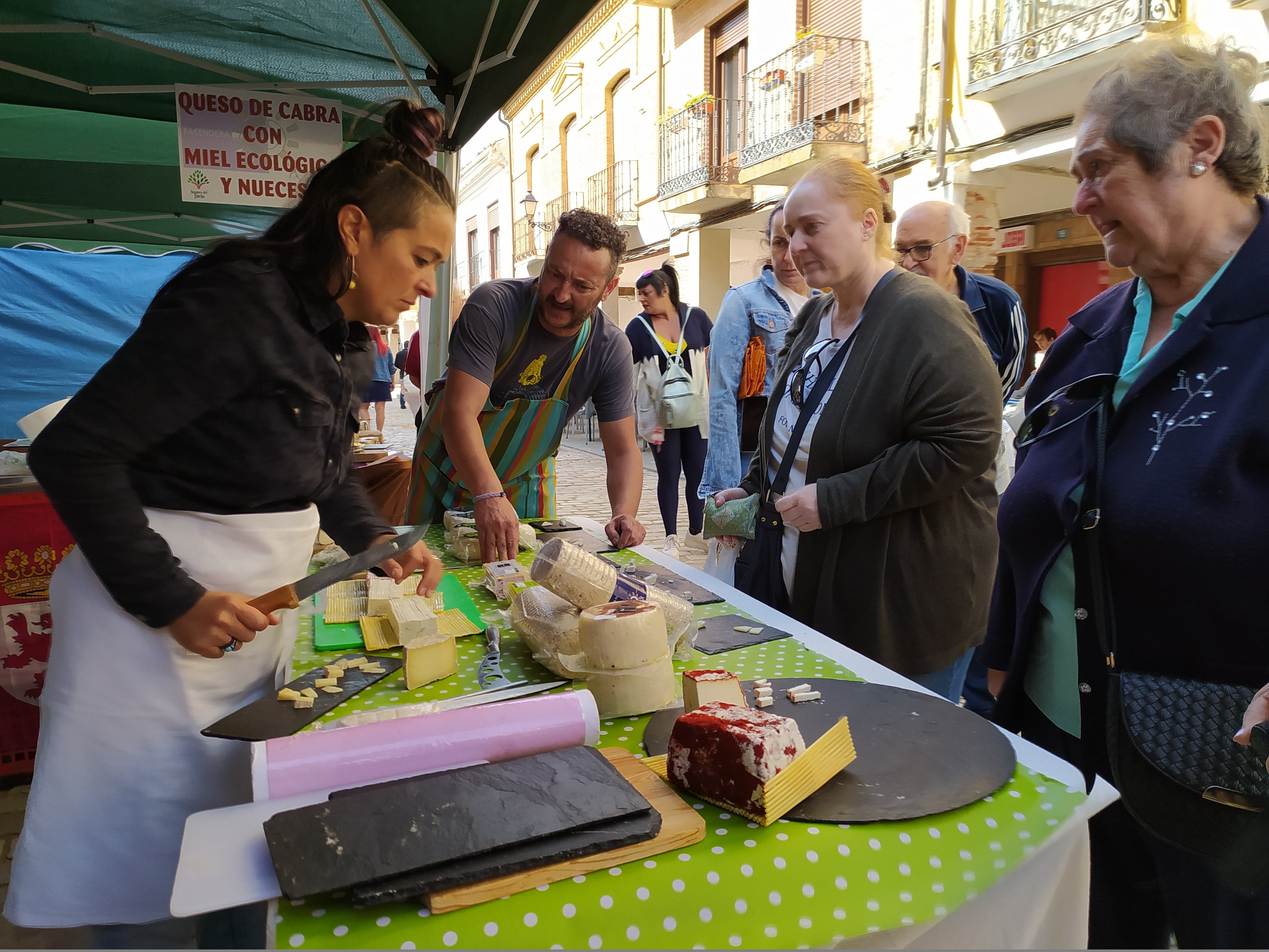 Fotos: XI edición del Mercado de Quesos de Villalón de Campos