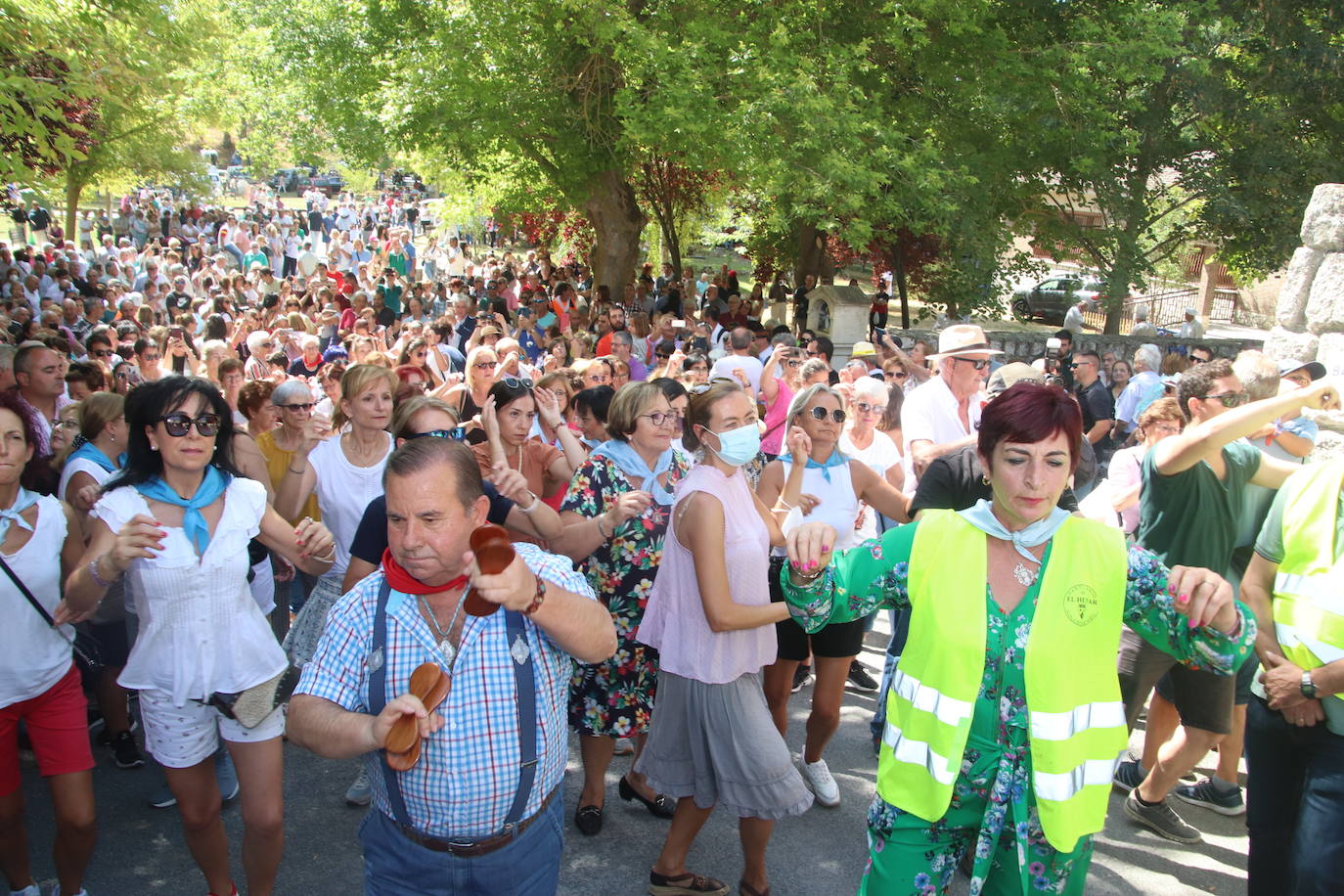 Miles de personas, este domingo en la romería de la Virgen del Henar.