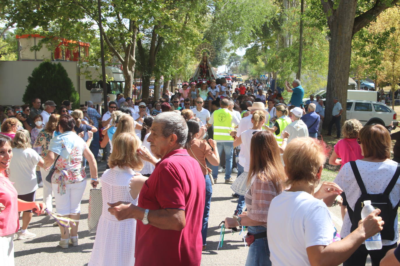 Miles de personas, este domingo en la romería de la Virgen del Henar.