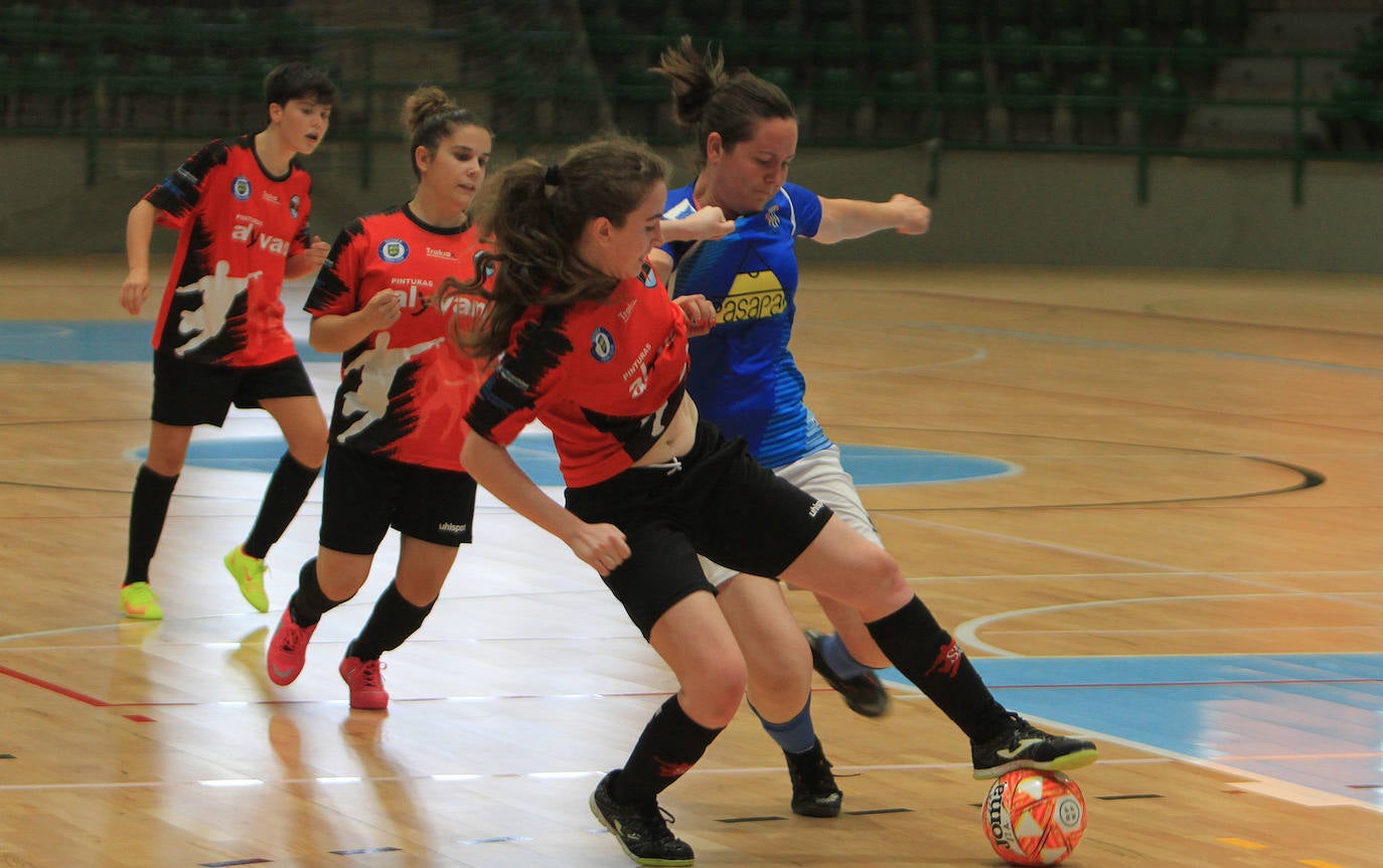 Partido entre el Unami y el Segosala Pinturas Alyvan en el pabellón Pedro Delgado.