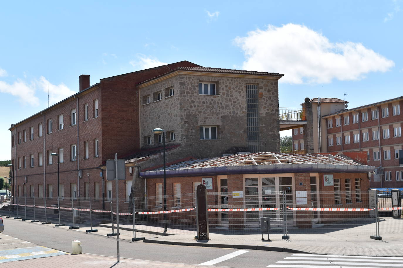 Se va a construir un centro de salud, cuyas obras de adjudicaron por 5,5 millones de euros. 