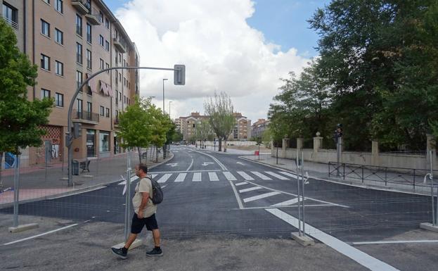 Asfaltado del paseo de Farnesio. 