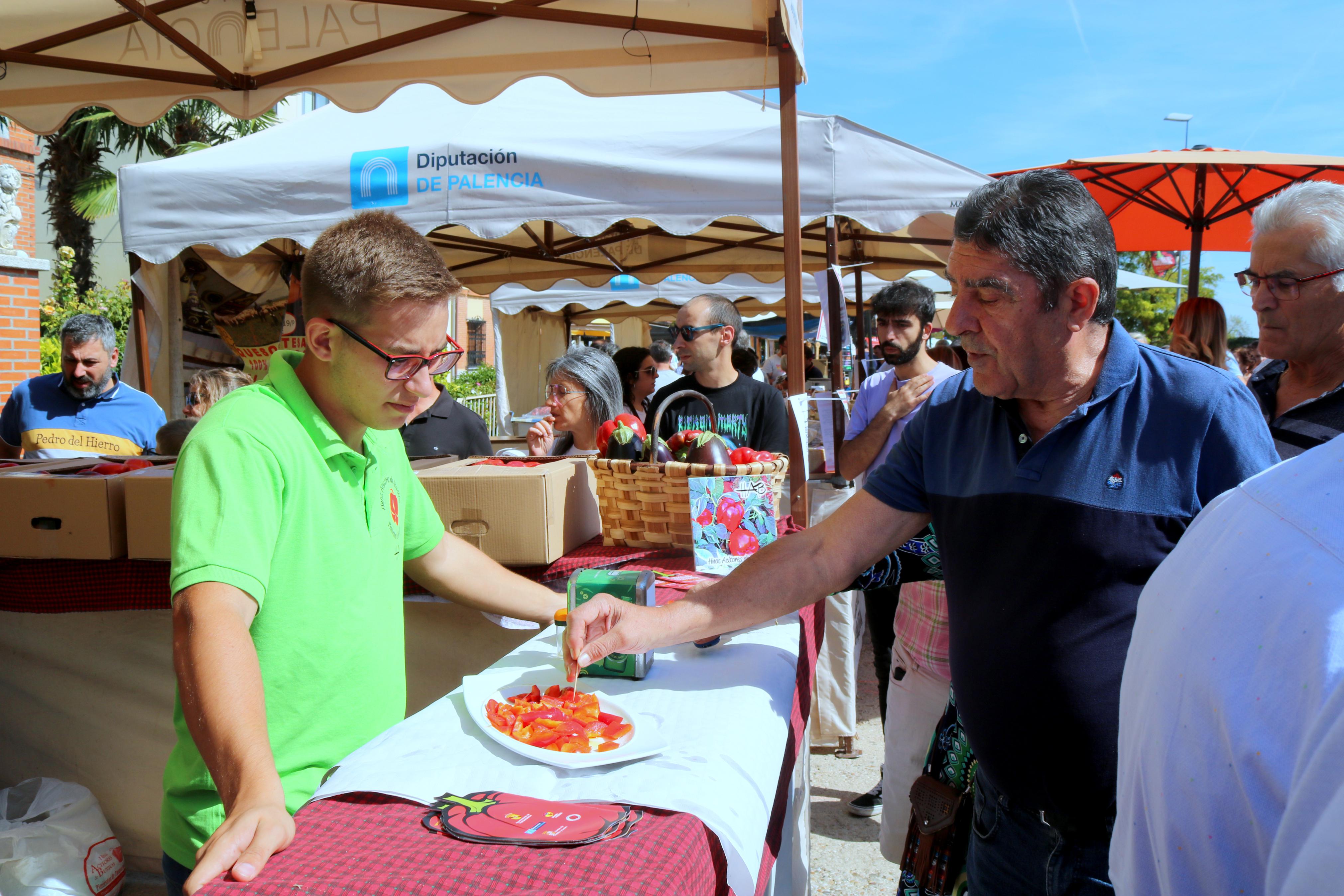 La Feria del Pimiento congregó a numeroso público durante toda la jornada