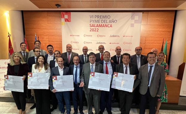 Foto de familia de todos los premiados