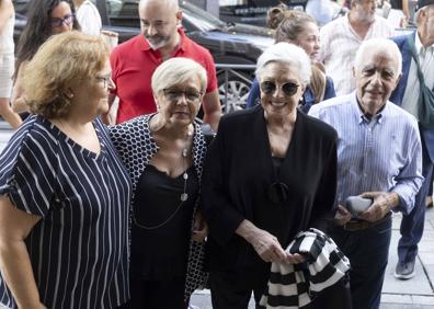 Imagen secundaria 1 - Distintos momentos de la inauguración de la nueva salsa cultural 