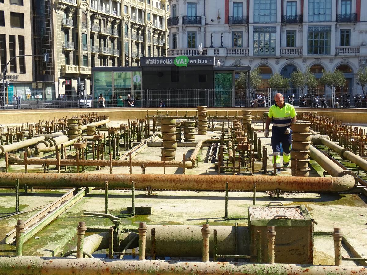 Fotos: Obras de remodelación de la fuente de la plaza de Zorrilla de Valladolid