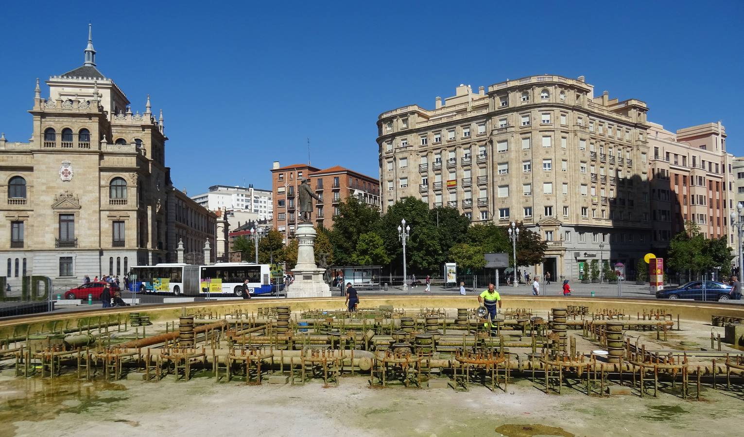 Fotos: Obras de remodelación de la fuente de la plaza de Zorrilla de Valladolid