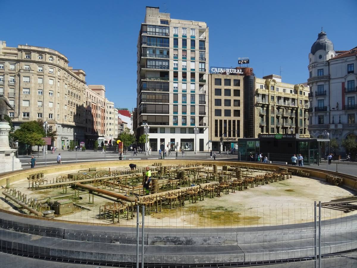 Fotos: Obras de remodelación de la fuente de la plaza de Zorrilla de Valladolid