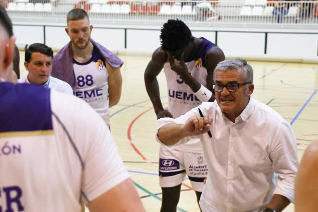 Fotos: Galería de imágenes entre el UEMC Real Valladolid y Cáceres Ciudad del Baloncesto