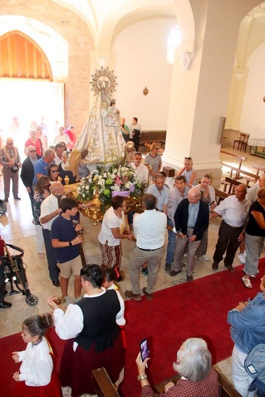 Torquemada se vuelca con la Virgen de Valdesalce en una romería multitudinaria