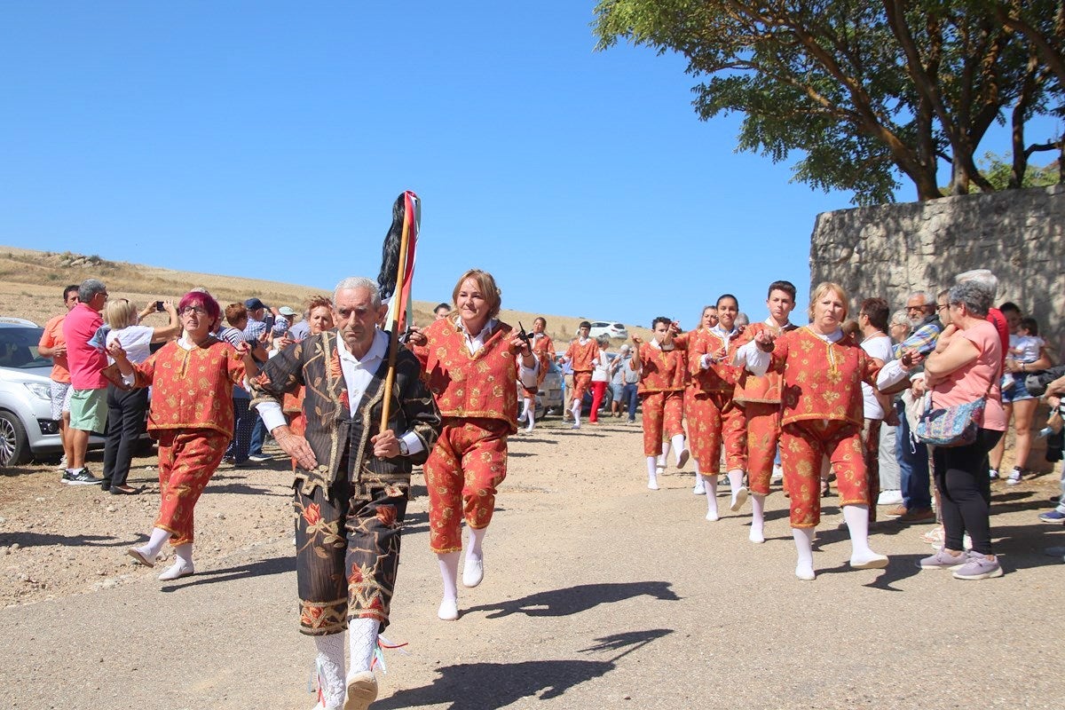 Torquemada se vuelca con la Virgen de Valdesalce en una romería multitudinaria