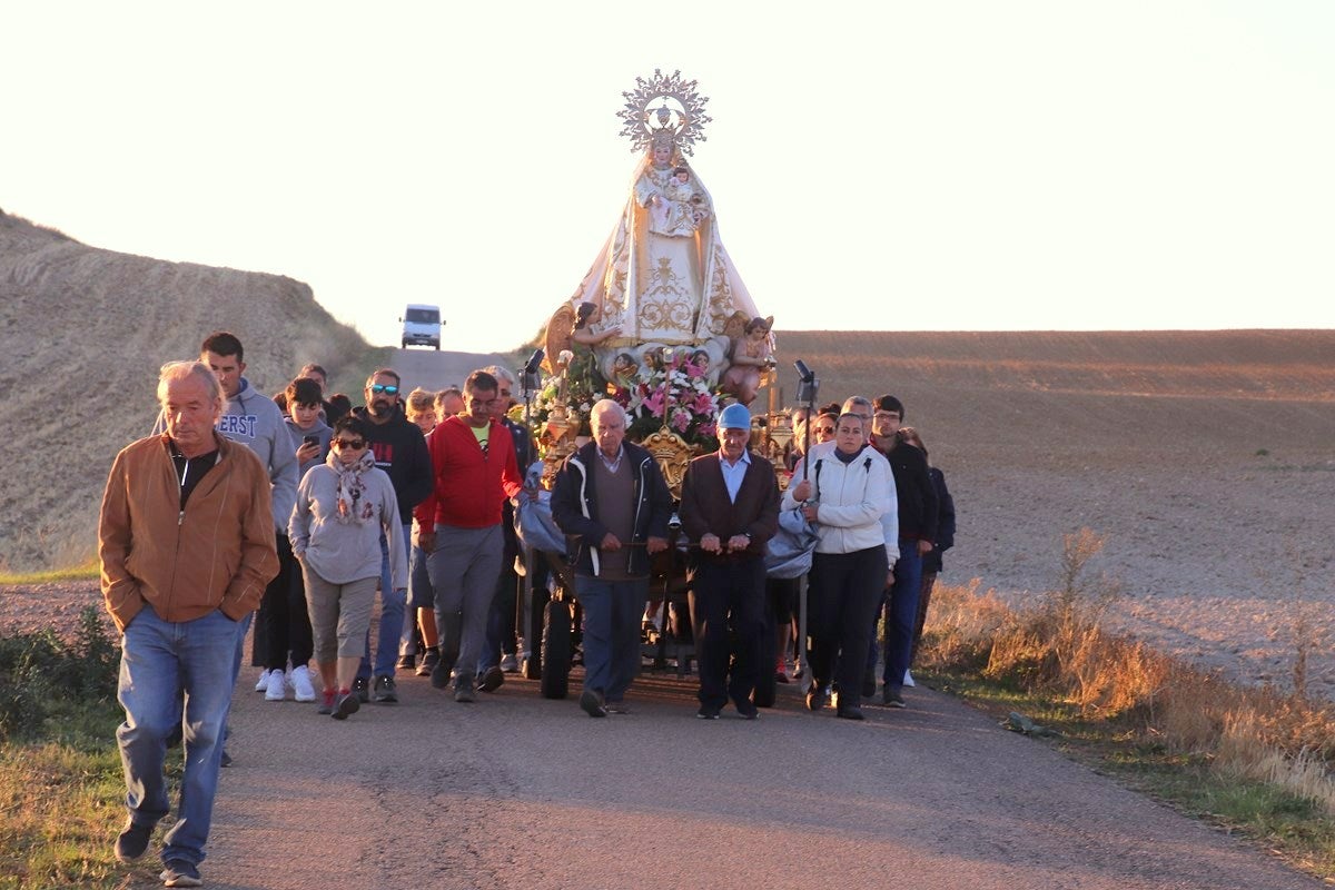 Torquemada se vuelca con la Virgen de Valdesalce en una romería multitudinaria