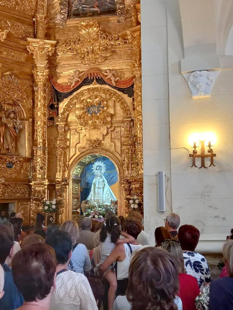 Torquemada se vuelca con la Virgen de Valdesalce en una romería multitudinaria