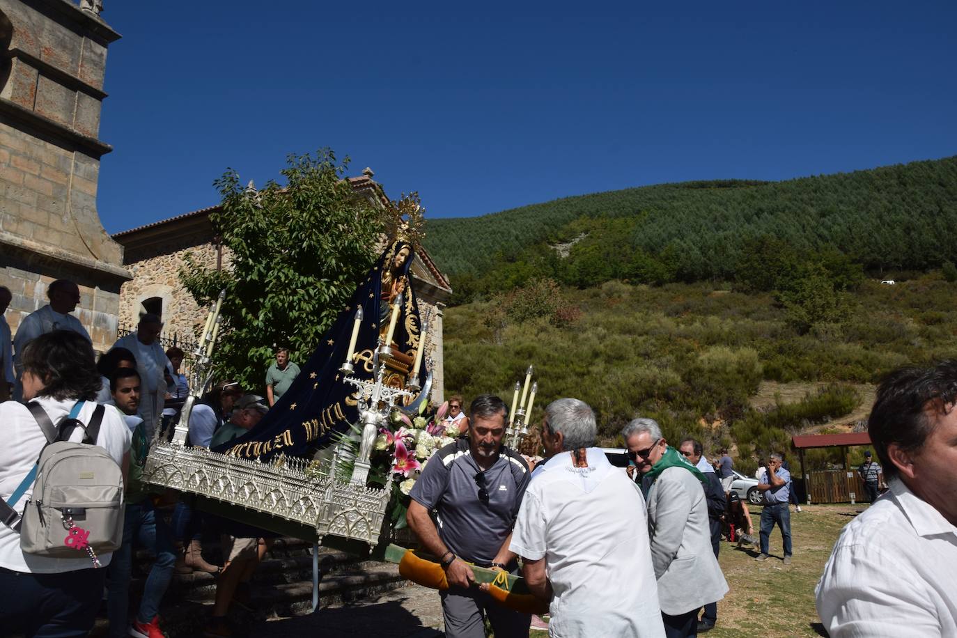 Fotos: Vuelve con fuerza la romería de la Virgen del Brezo