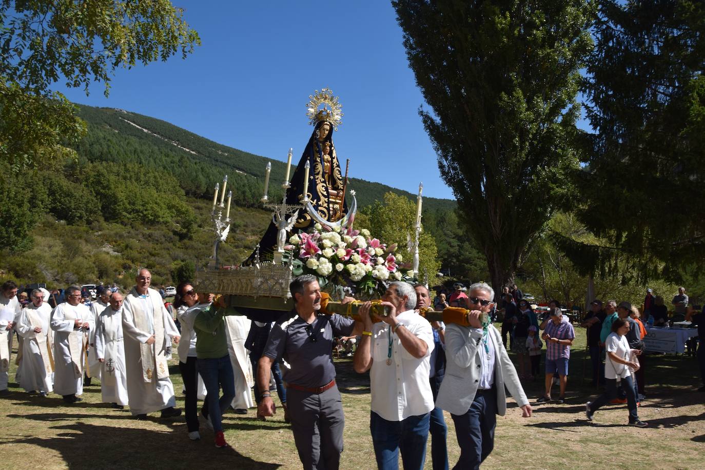 Fotos: Vuelve con fuerza la romería de la Virgen del Brezo
