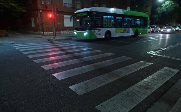 Se da a la fuga tras atropellar a una mujer en un paso de peatones en Valladolid