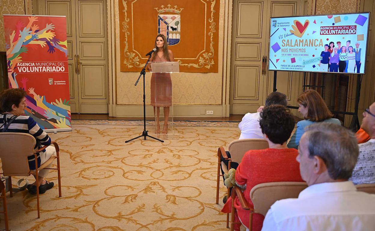 La concejala de Voluntariado y Participación Social, Almudena Parres, durante la presentación de la feria.