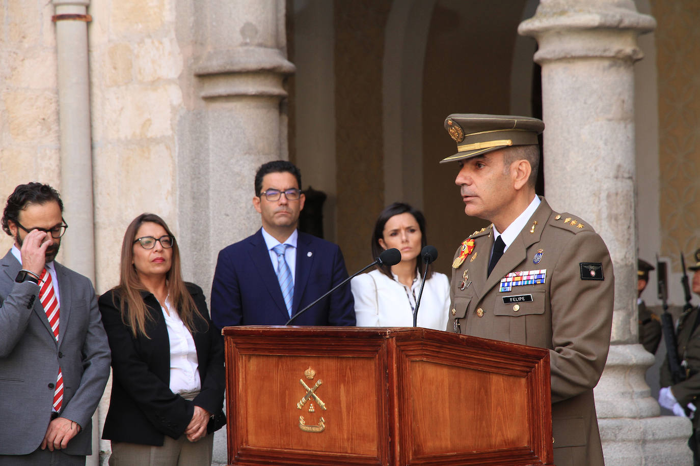 Toma de posesión de Rafael de Felipe Barahona como nuevo director de la Academia de Artillería. 