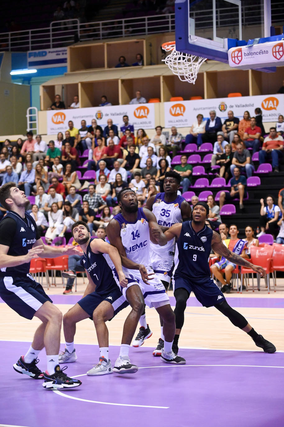 Fotos: El partido entre el Pucela Basket y el Zunder Palencia