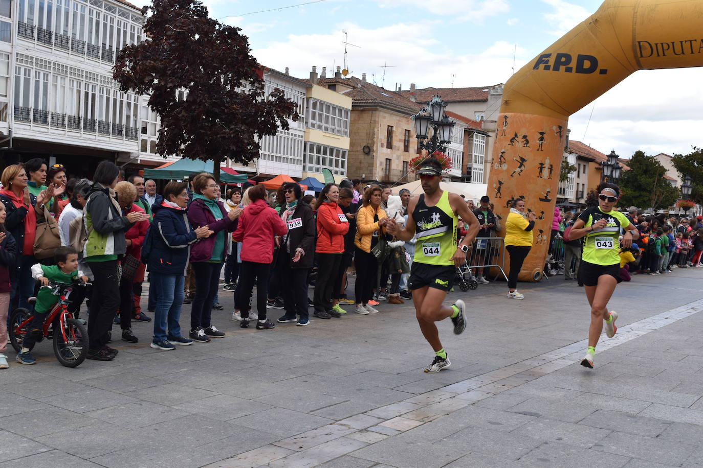 Fotos: Aguilar de Campoo se mueve contra el cáncer