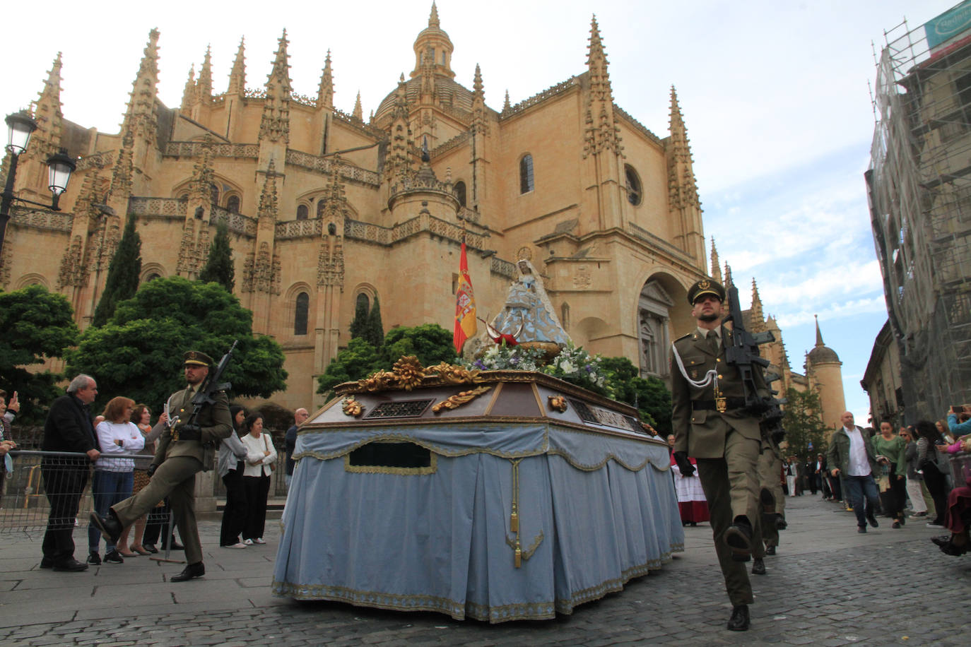 Bajada de la Virgen de la Fuencisla, desde la Catedral hasta su santuario.