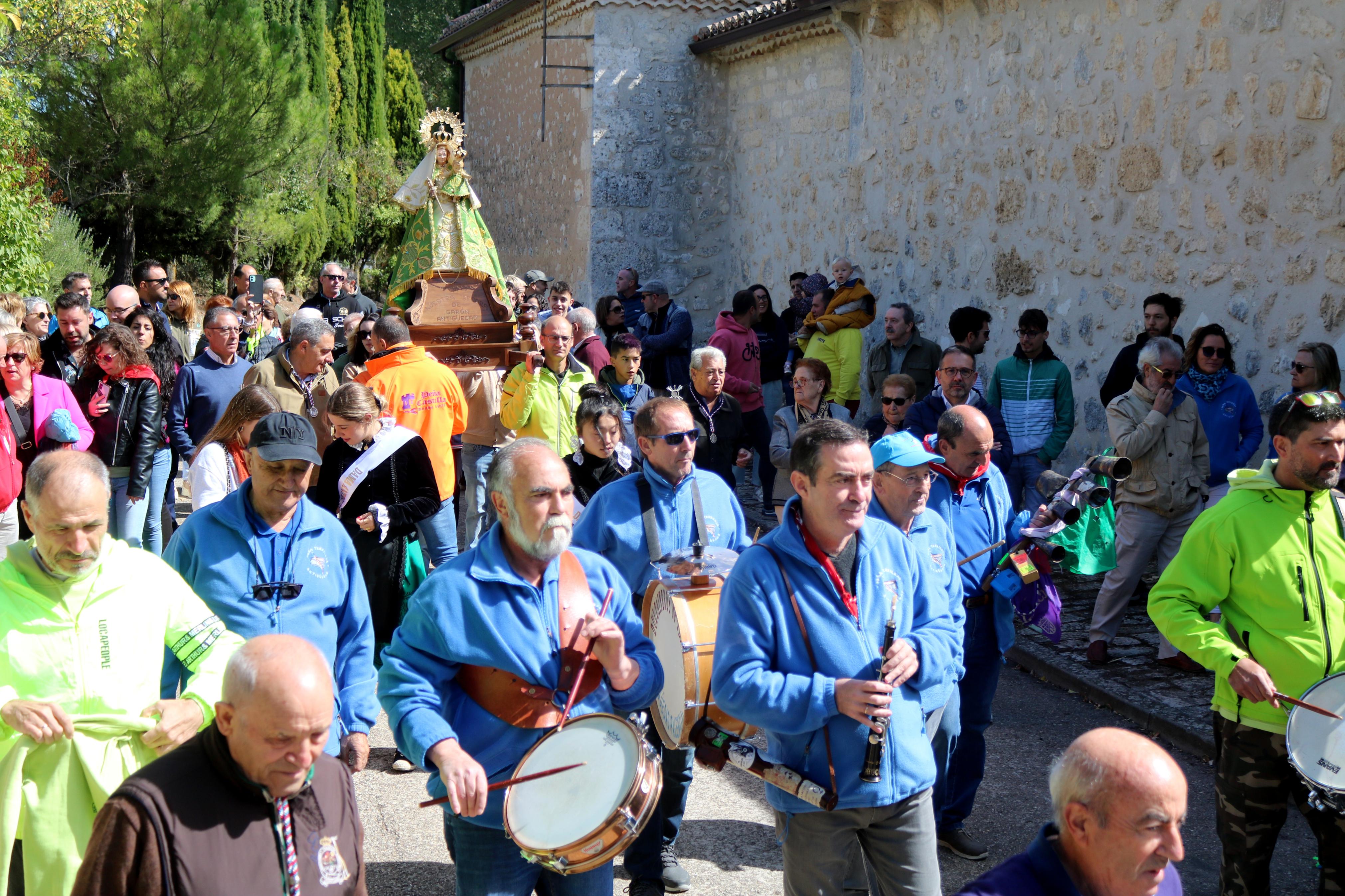 Numerosos cofrades y devotos se reunieron para celebrar la fiesta de Nuestra Señora de Garón