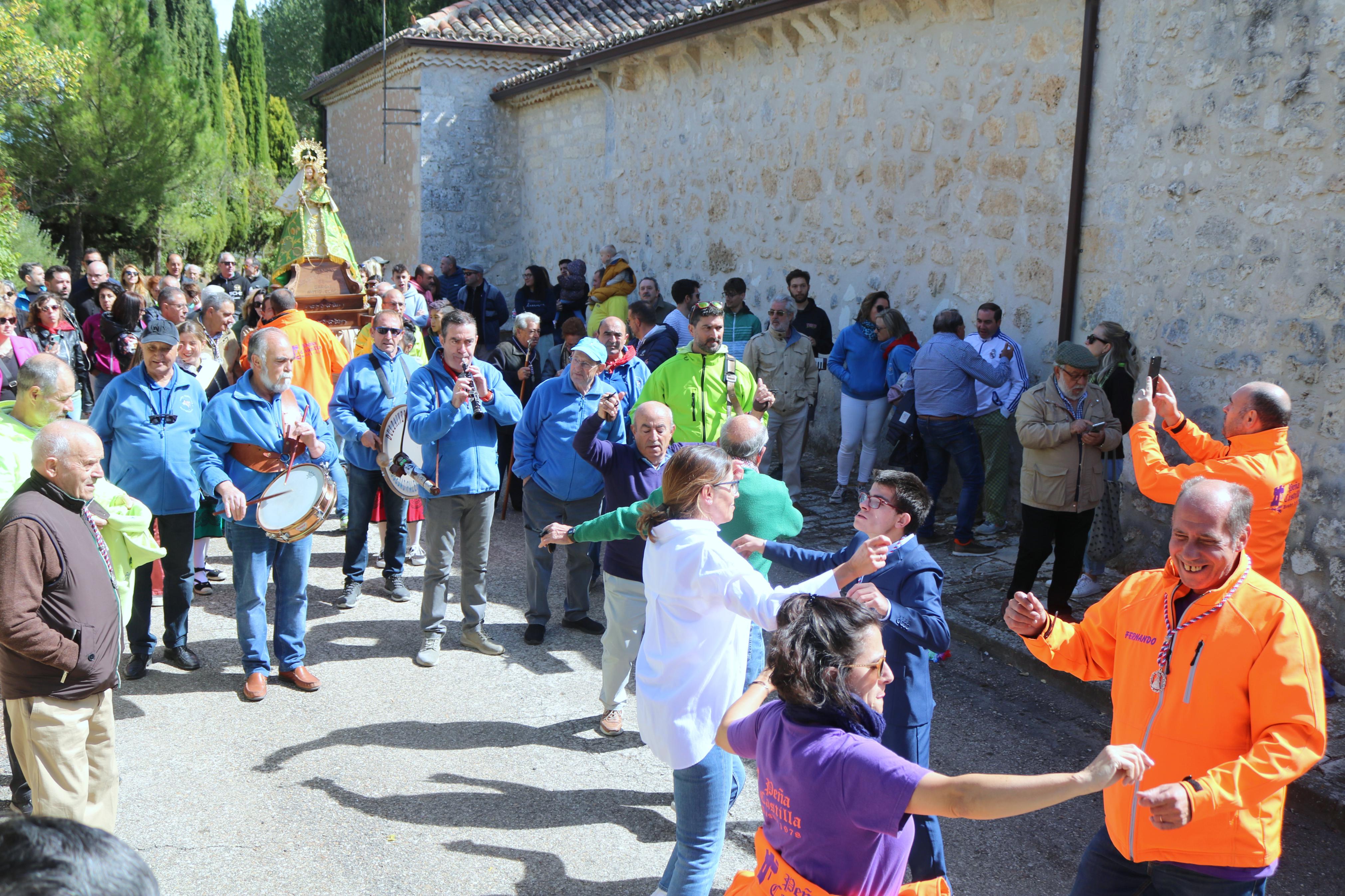 Numerosos cofrades y devotos se reunieron para celebrar la fiesta de Nuestra Señora de Garón