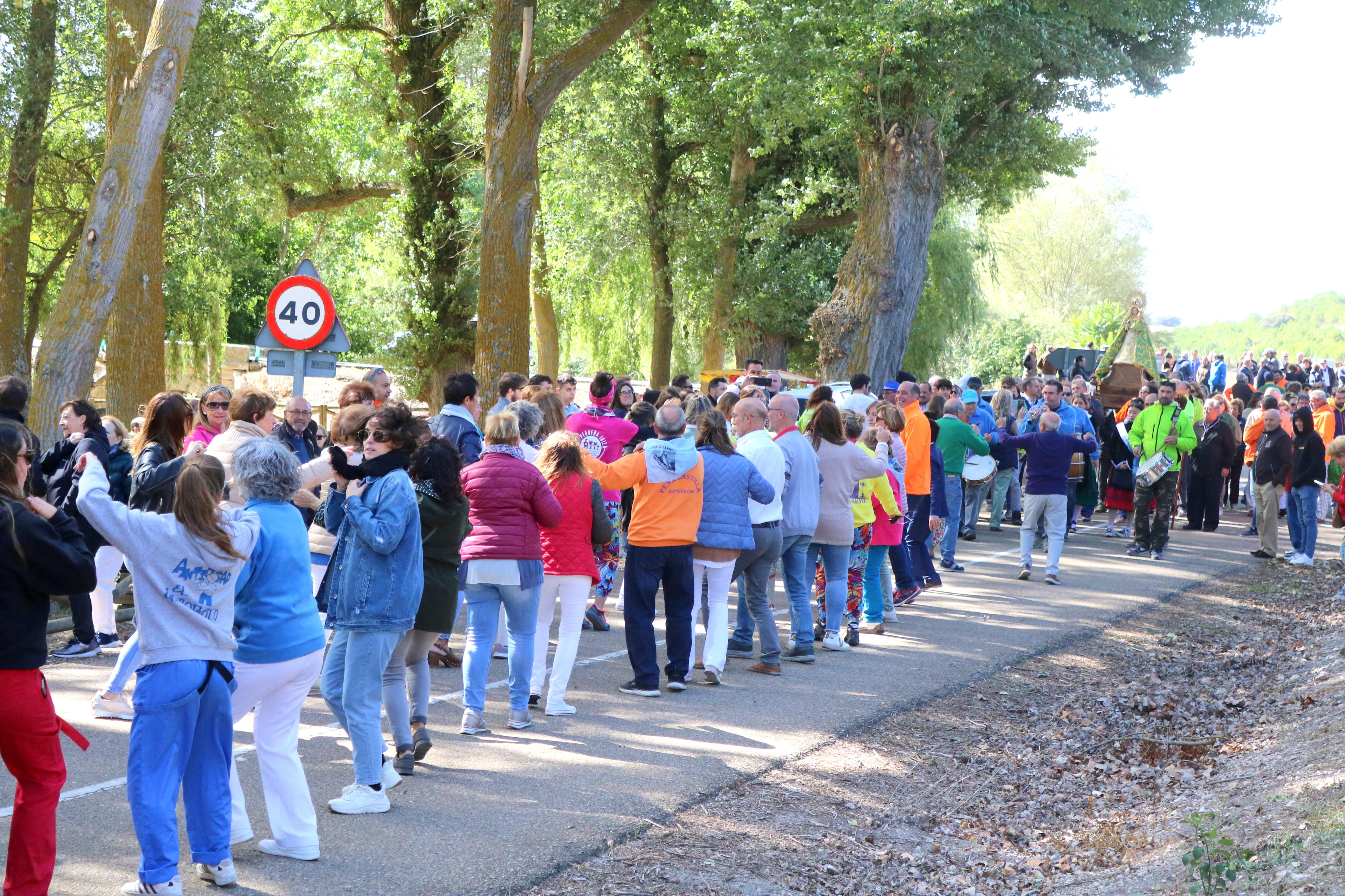 Numerosos cofrades y devotos se reunieron para celebrar la fiesta de Nuestra Señora de Garón