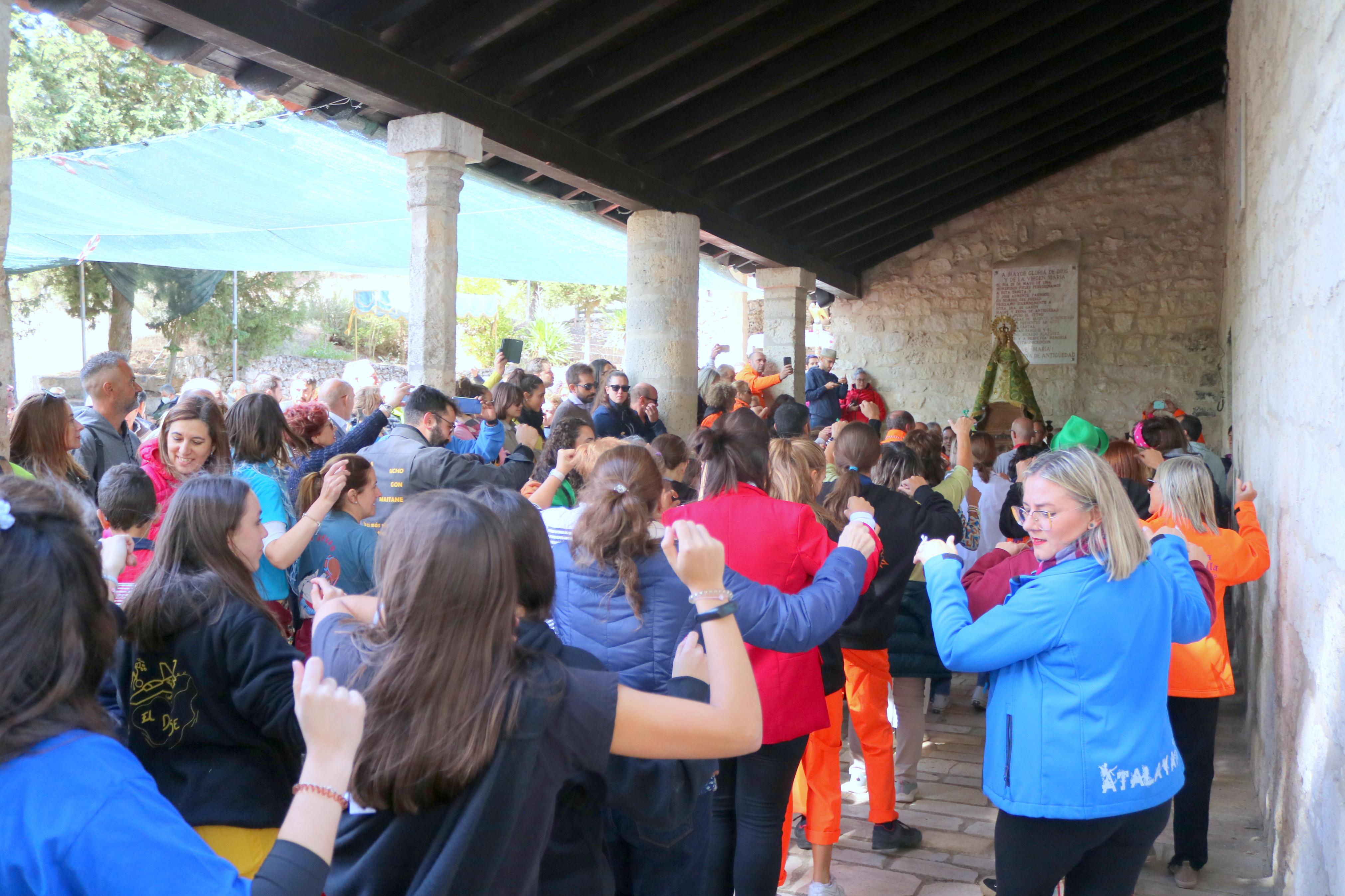 Numerosos cofrades y devotos se reunieron para celebrar la fiesta de Nuestra Señora de Garón