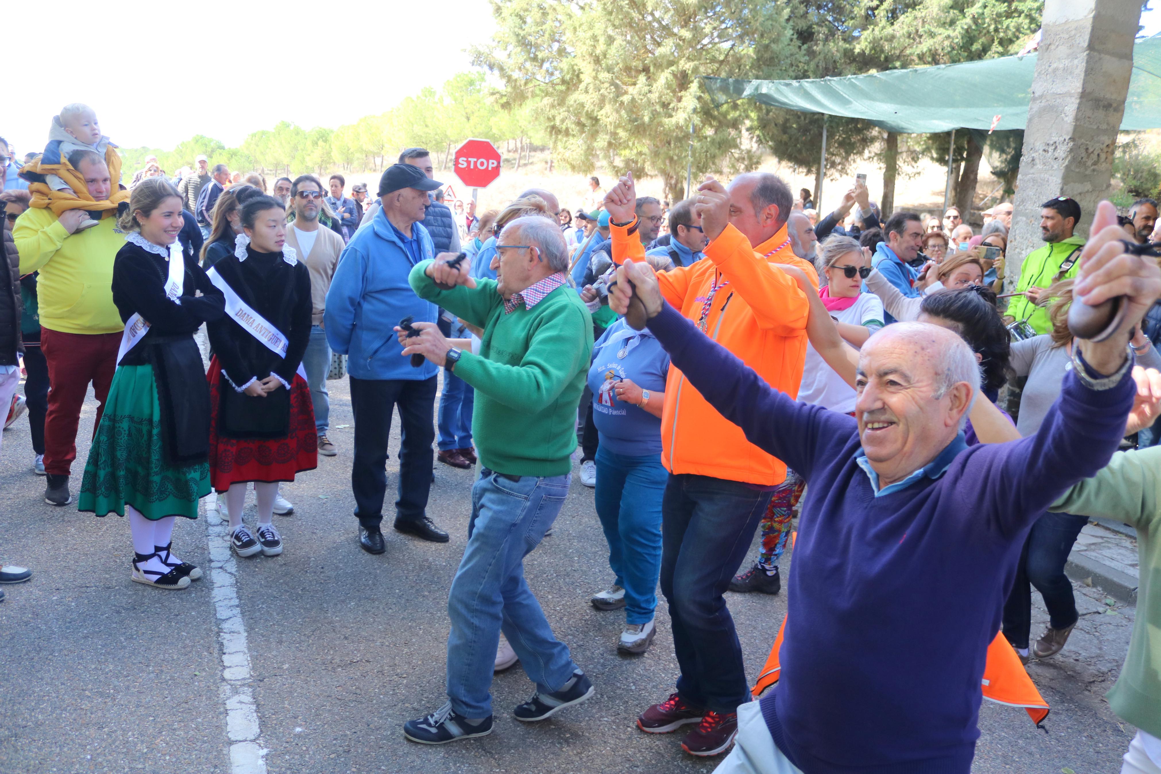 Numerosos cofrades y devotos se reunieron para celebrar la fiesta de Nuestra Señora de Garón