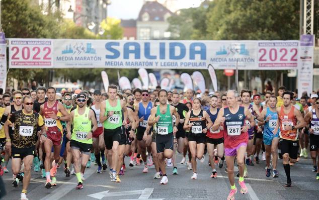 Fotos: La trigésima tercera edición Media Maratón de Valladolid en imágenes (1/2)