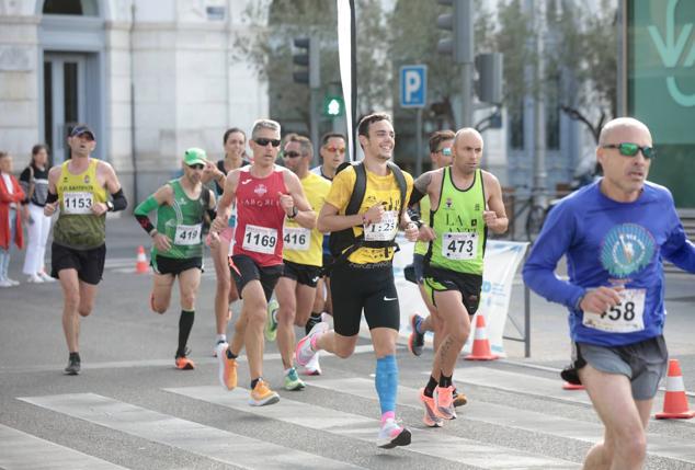 Fotos: La trigésima tercera edición Media Maratón de Valladolid en imágenes (1/2)