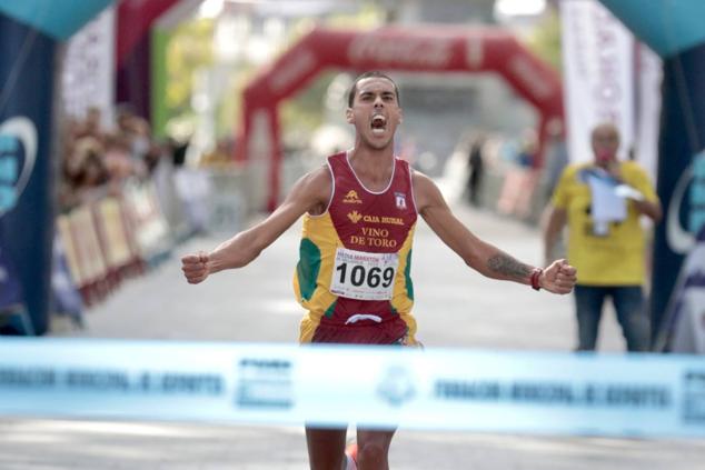 Fotos: La trigésima tercera edición Media Maratón de Valladolid en imágenes (2/2)