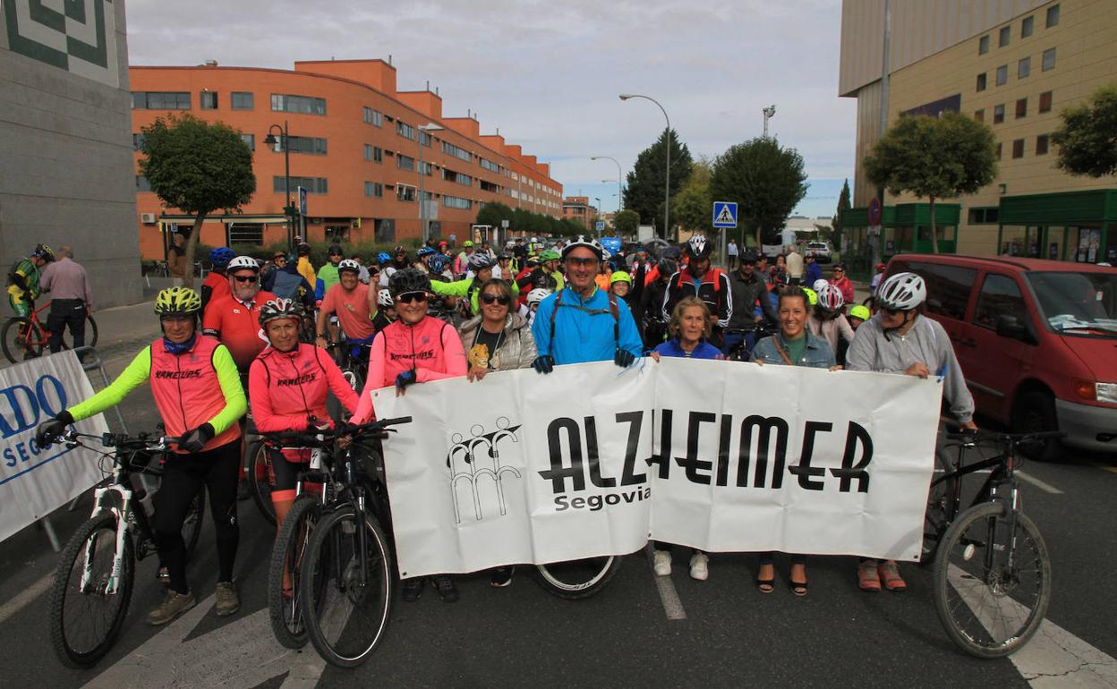 Salida de la marcha contra el alzhéimer, este domingo en Segovia.