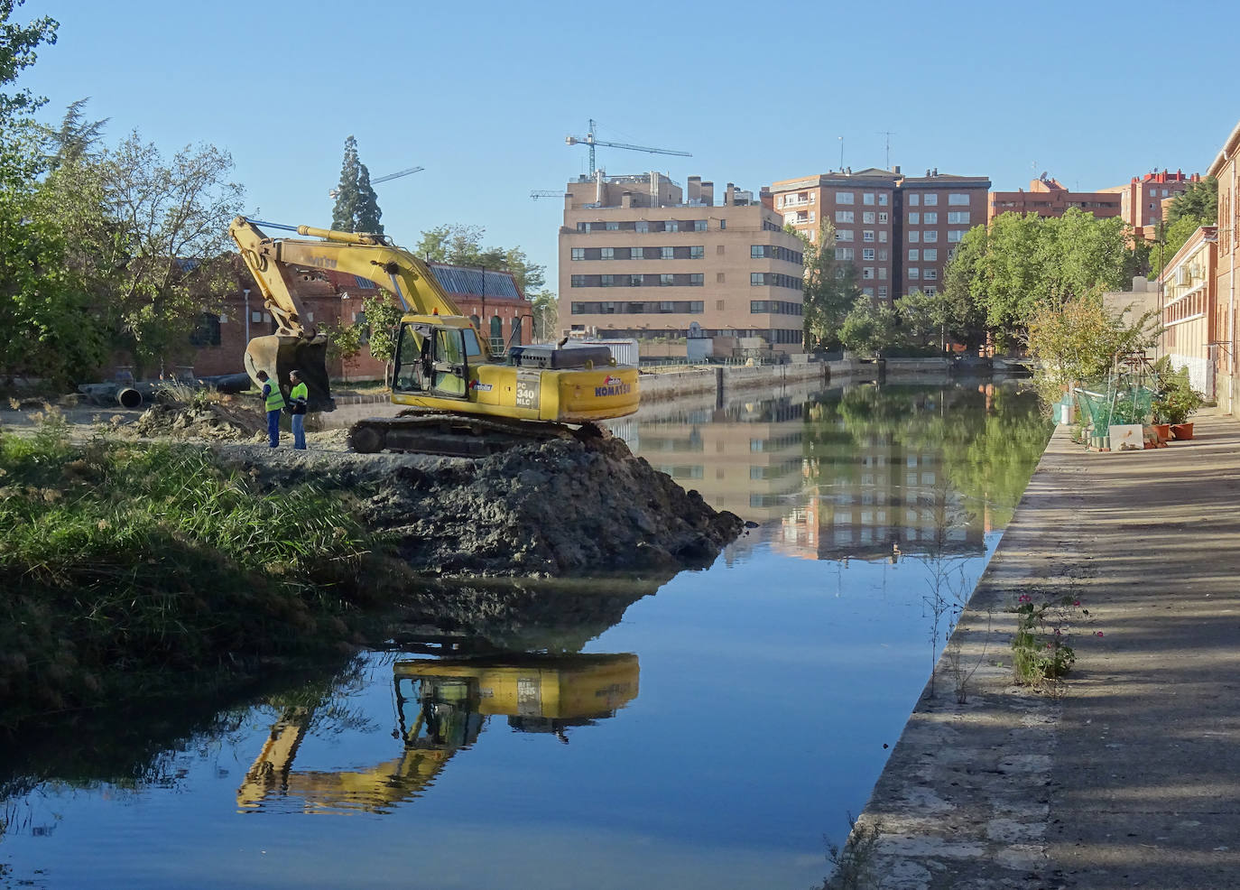 Fotos: La dársena del Canal de Castilla en Valladolid vuelve a llenarse de agua