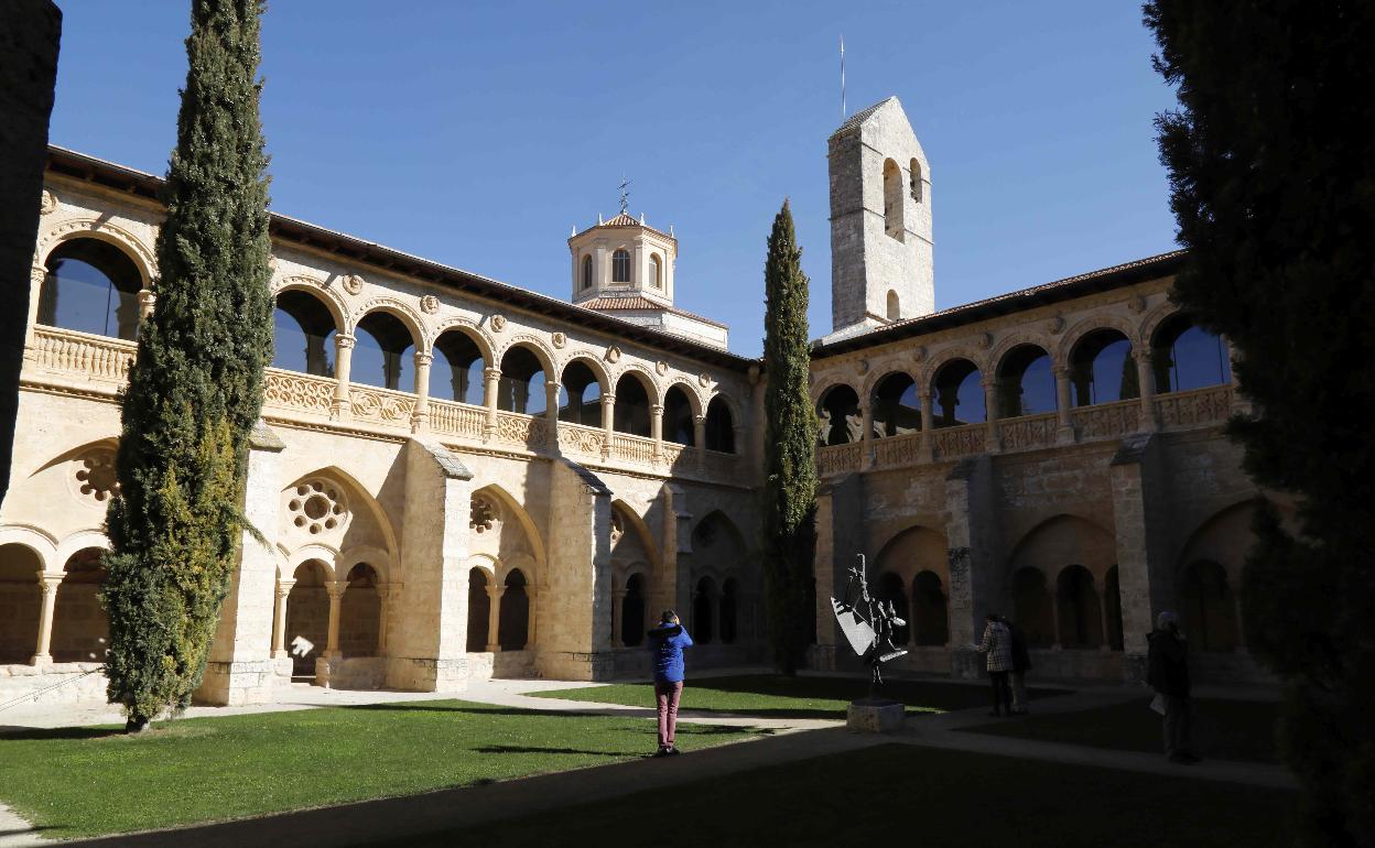 Claustro del Monasterio de Santa María de Valbuena. 