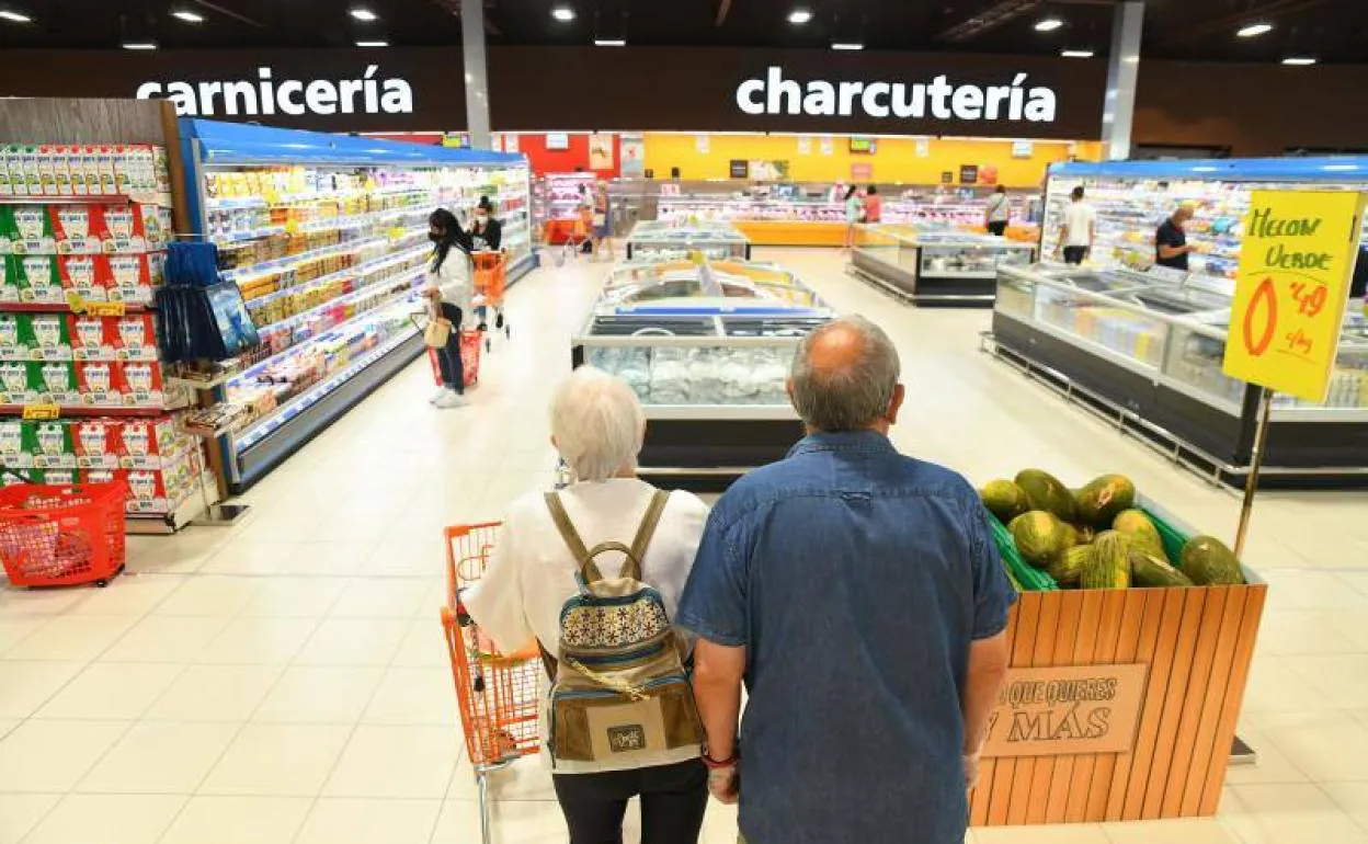 La lista de los supermercados más caros y más baratos, según la OCU