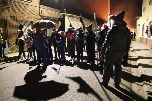 Fotos: La procesión Cívica de El Vítor de Mayorga, en imágenes