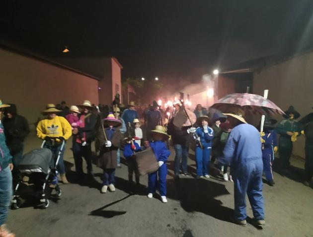 Fotos: La procesión Cívica de El Vítor de Mayorga, en imágenes