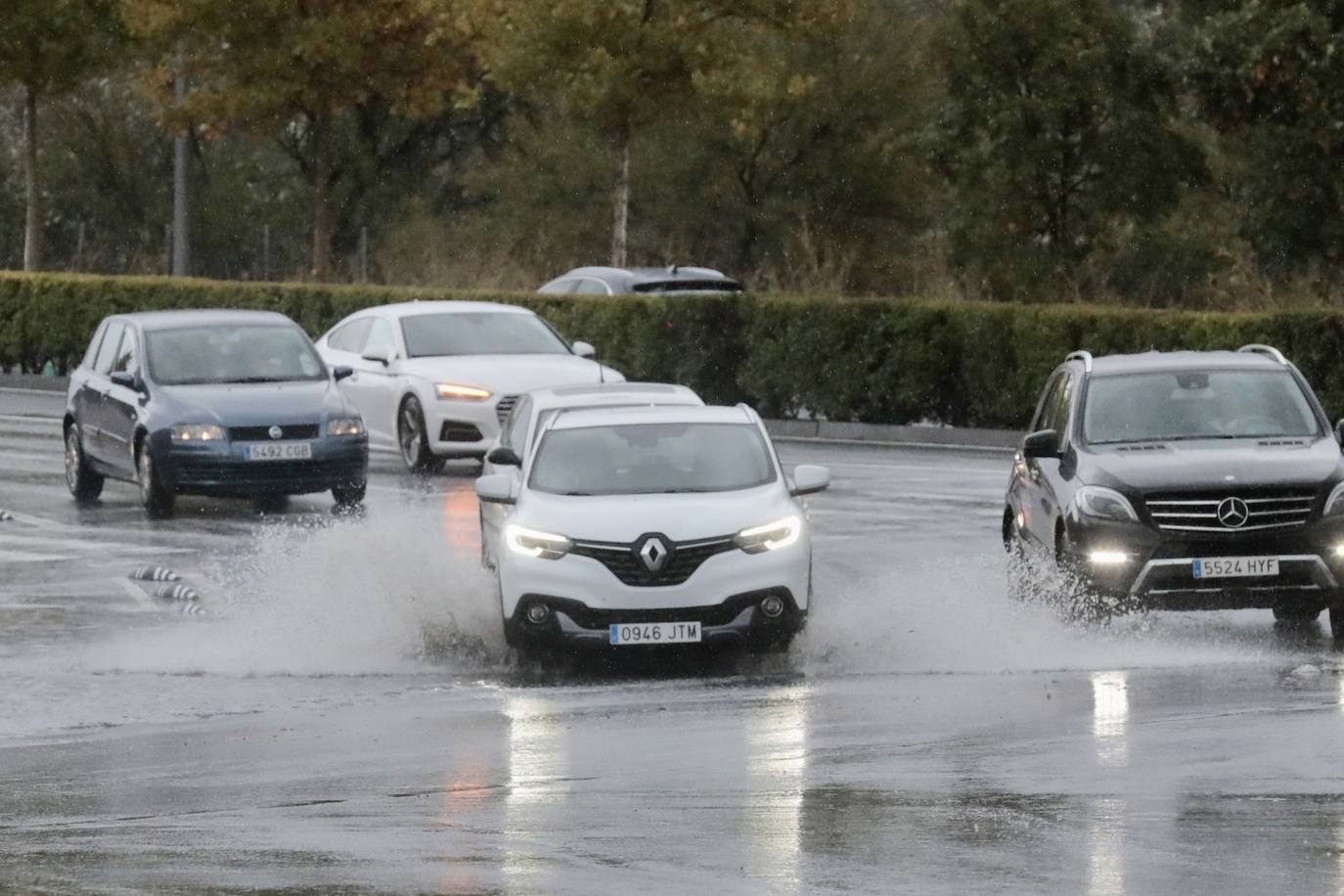 Fotos: La tormenta descarga sobre Valladolid a primera hora de la tarde del jueves