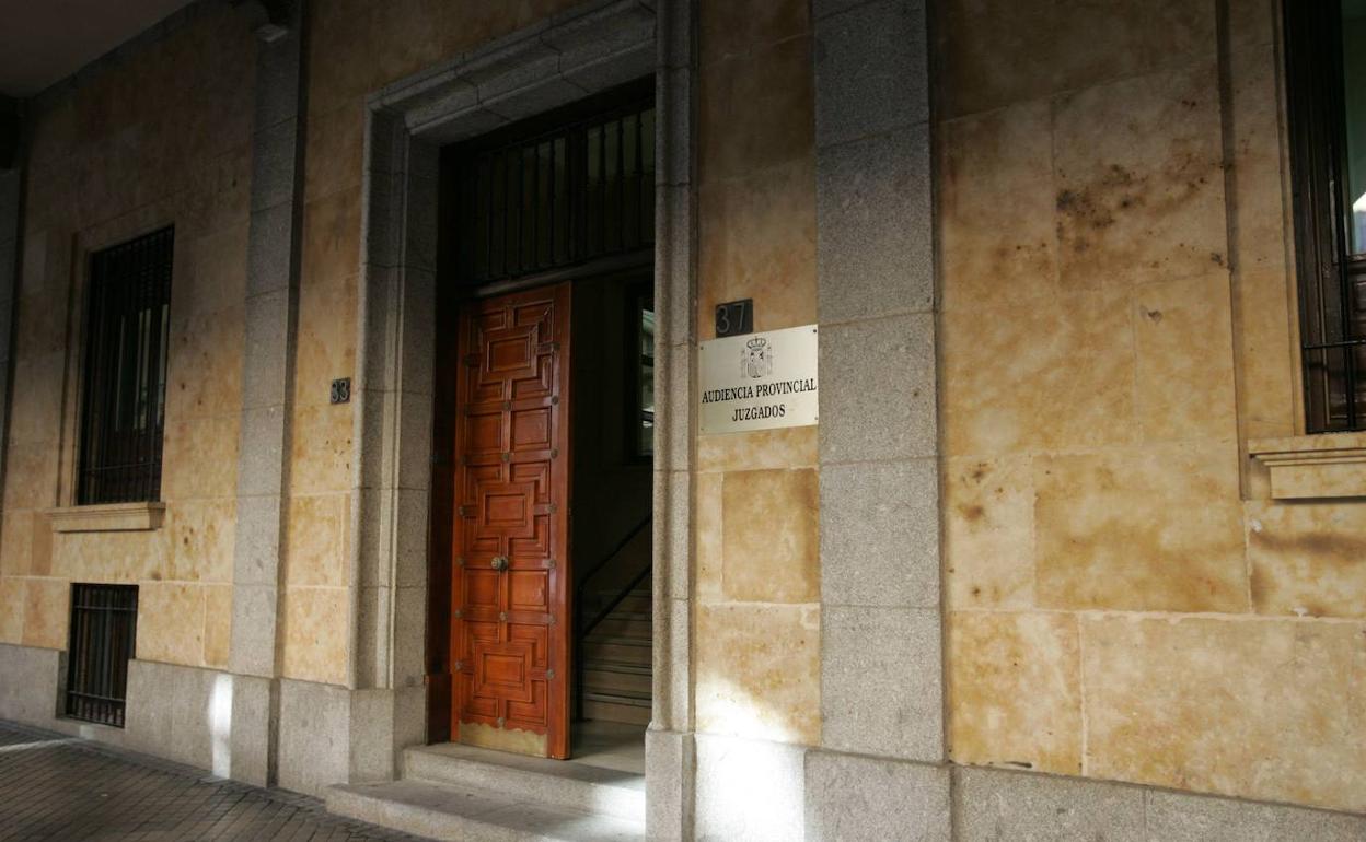 Acceso a la Audiencia Provincial de Salamanca. 