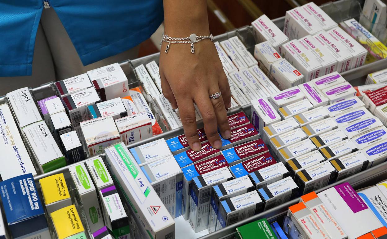 Medicamentos en una farmacia. 