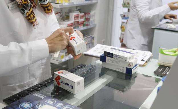 La pandemia y el servicio a las residencias salvan de la quiebra a más de cien farmacias