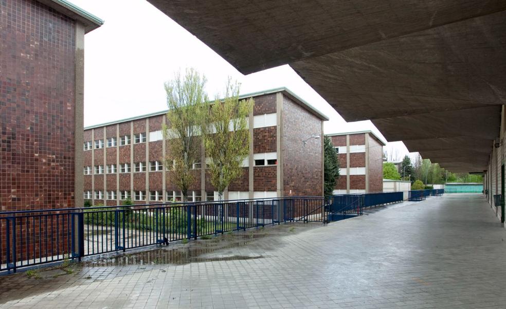 Pabellones del colegio Cristo Rey de Valladolid.